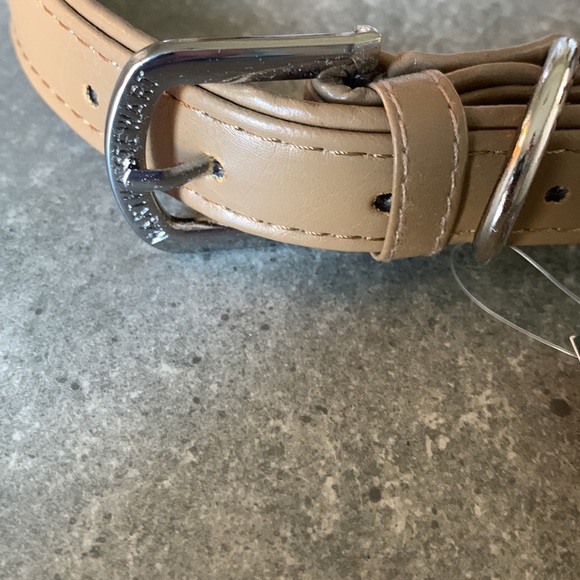🎉HP🎉Martha Stewart leather buckle dog collar NWT - Picture 2 of 4